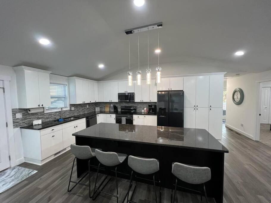 Modern Home At Colonial College Park แอตแลนตา ภายนอก รูปภาพ